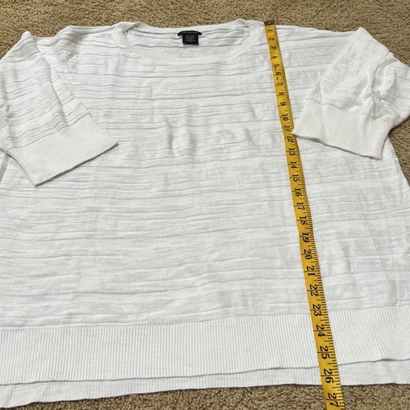 Calvin Klein jeans XL white light weight sweater. - Picture 6 of 8